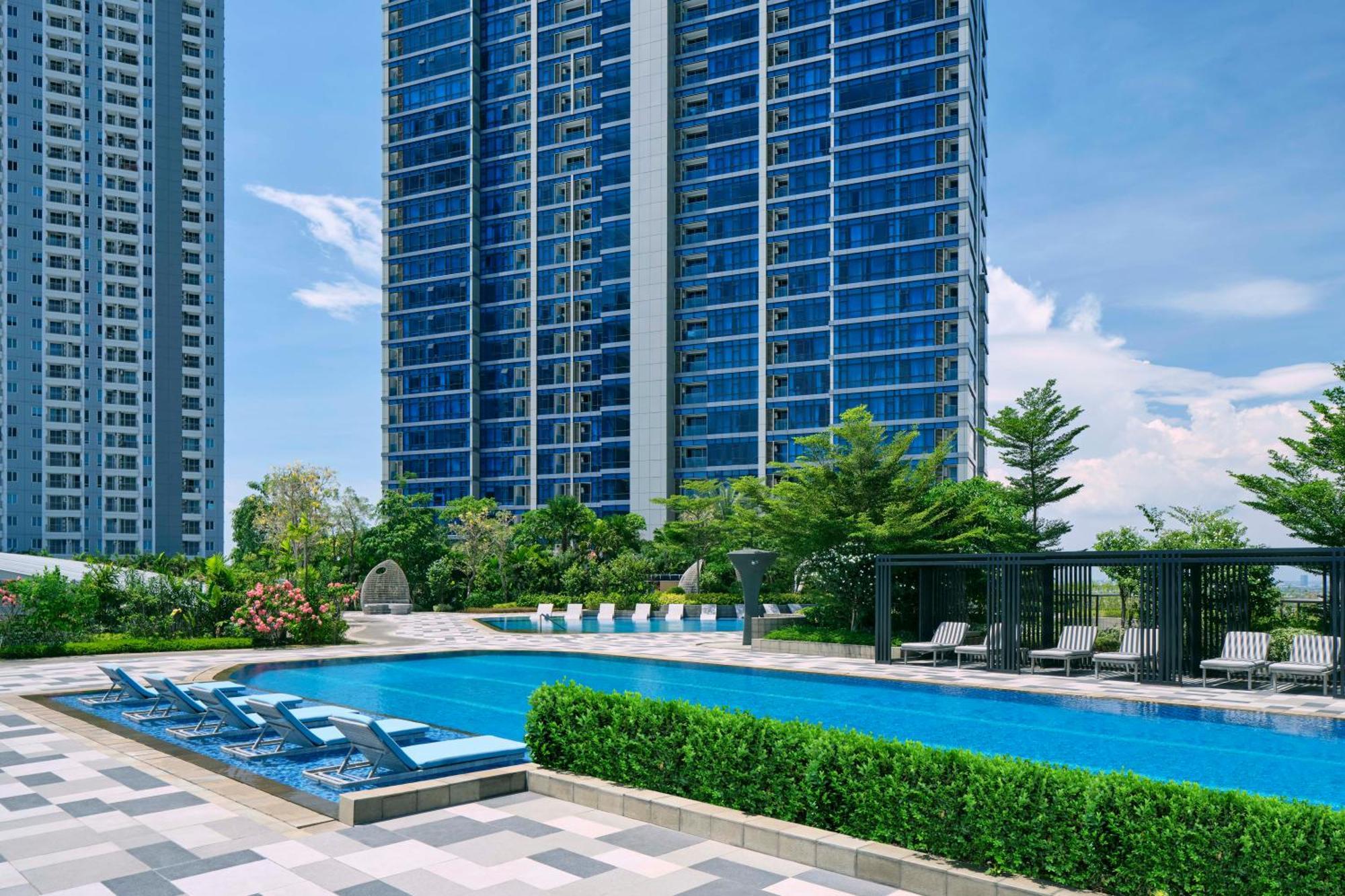 The Westin Surabaya Hotel Exterior foto